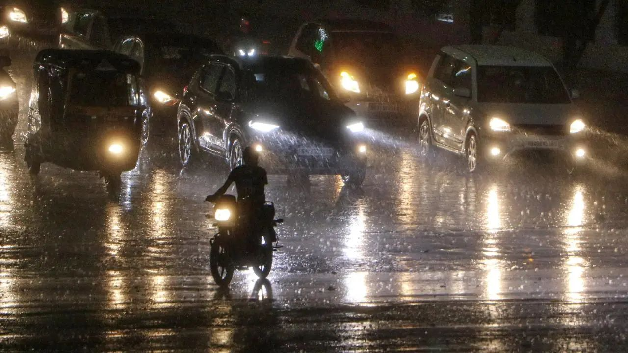 IMD issues orange, yellow alerts for Tamil Nadu, Puducherry
